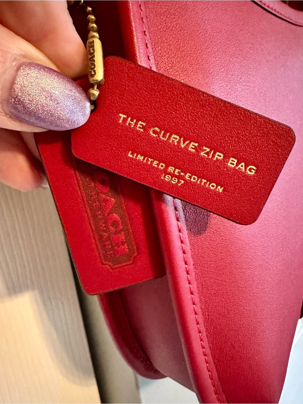 Coach Curve Zip Shoulder Bag Leather CAF11 Brass/Ruby Red.NEW without tags - Picture 2 of 5